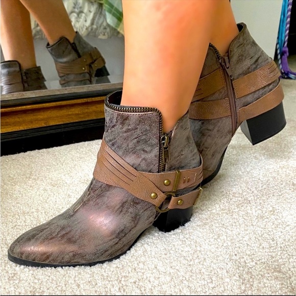 Bronze Marbled Leather Look Unique Booties - Picture 13 of 14